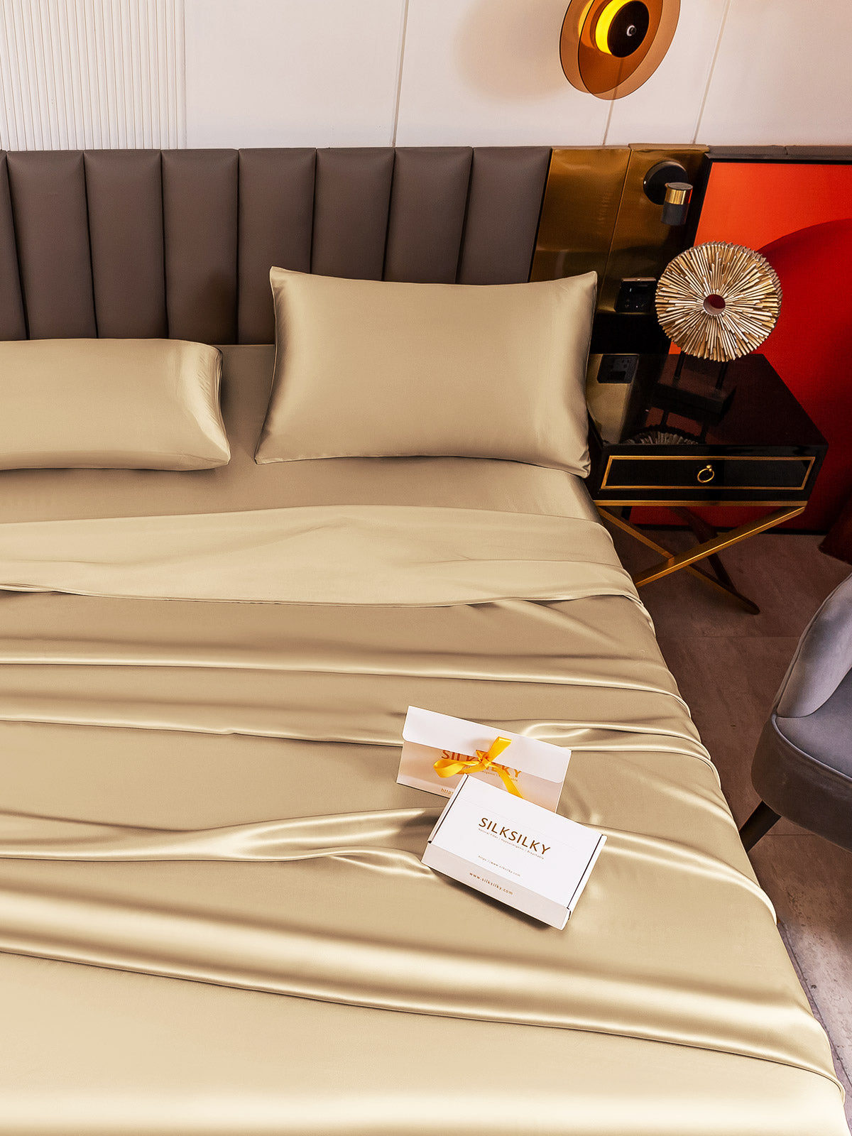 Set di seta 19Momme da 4 pezzi: lenzuolo sopra + lenzuolo con angoli + 2 federe